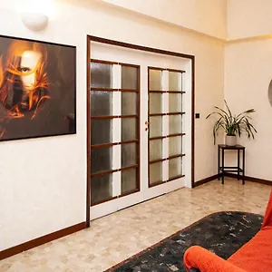 central-apartment-milan-20124.it-lombardy.com/